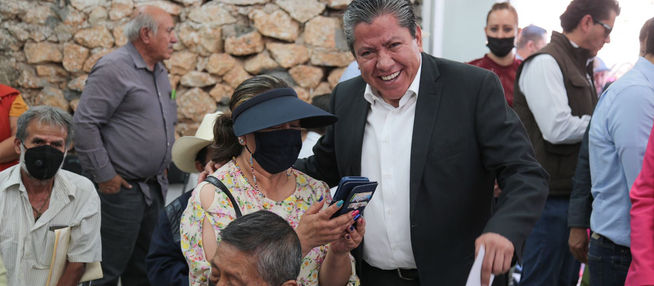 Entrega Gobernador David Monreal apoyos y aparatos funcionales a personas con discapacidad y adultos