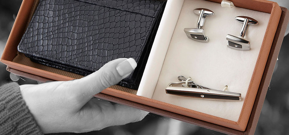 giftset hands.jpg