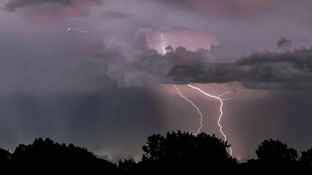 QUAND TOMBE LA FOUDRE