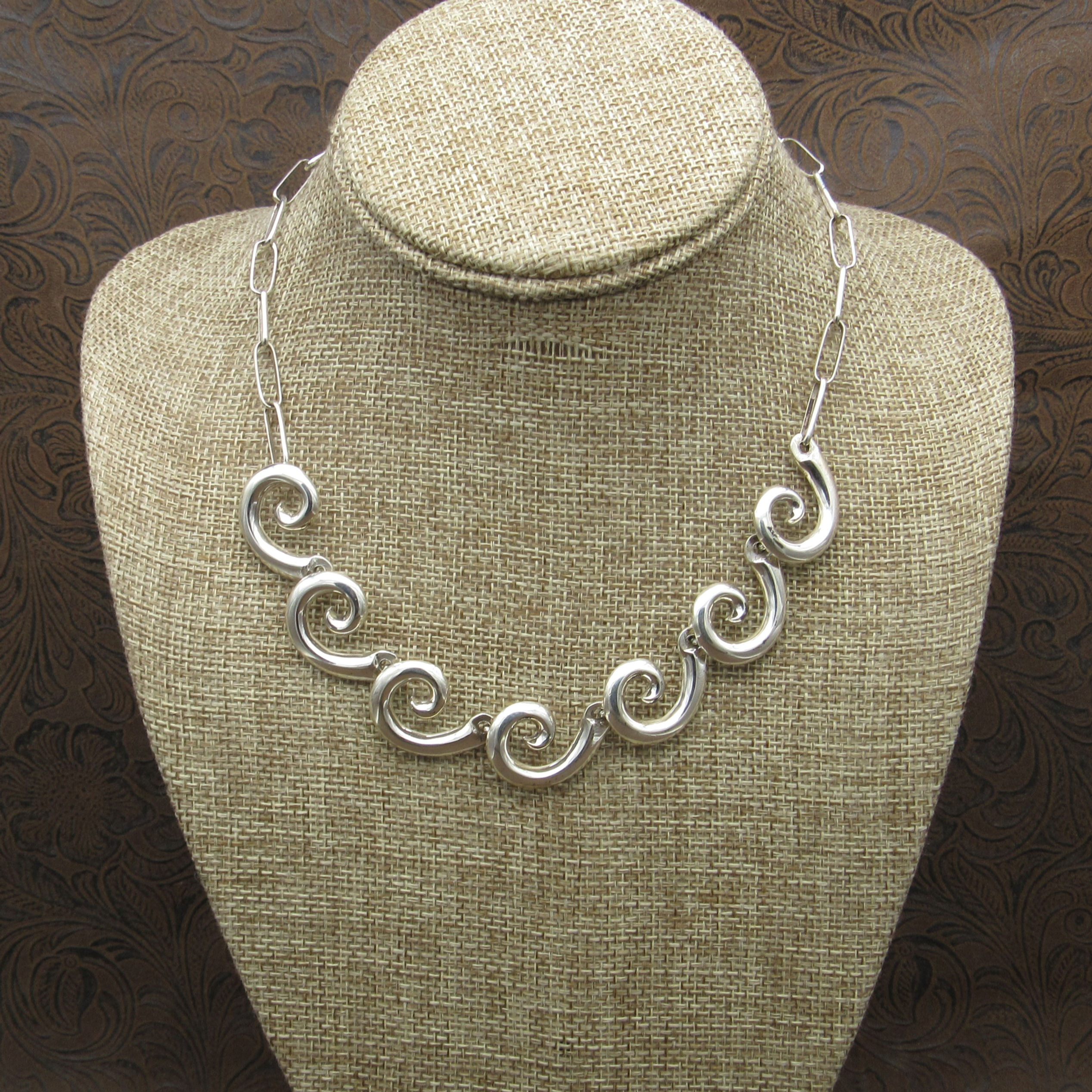 *Sterling Silver Swirl Link Necklace