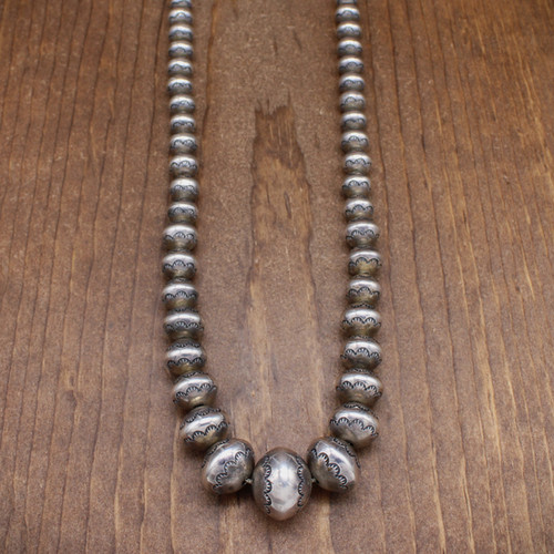 コレクション Vintage Navajo Silver Beads Necklace Vintage Large Navajo Handmade Stamped Sterling Silver Bead