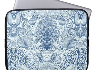 Top 5! Beach treasures in blue laptop sleeve