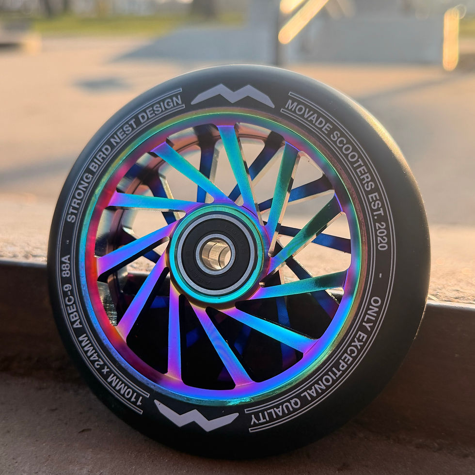 Stunt-Scooter Wheel von Movade in Neon Chrome (Felgendesign: Nest)