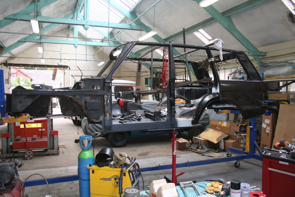 carisme-atelier-renovation-voitures-anciennes-015.JPG