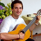 Stefano con la chitarra