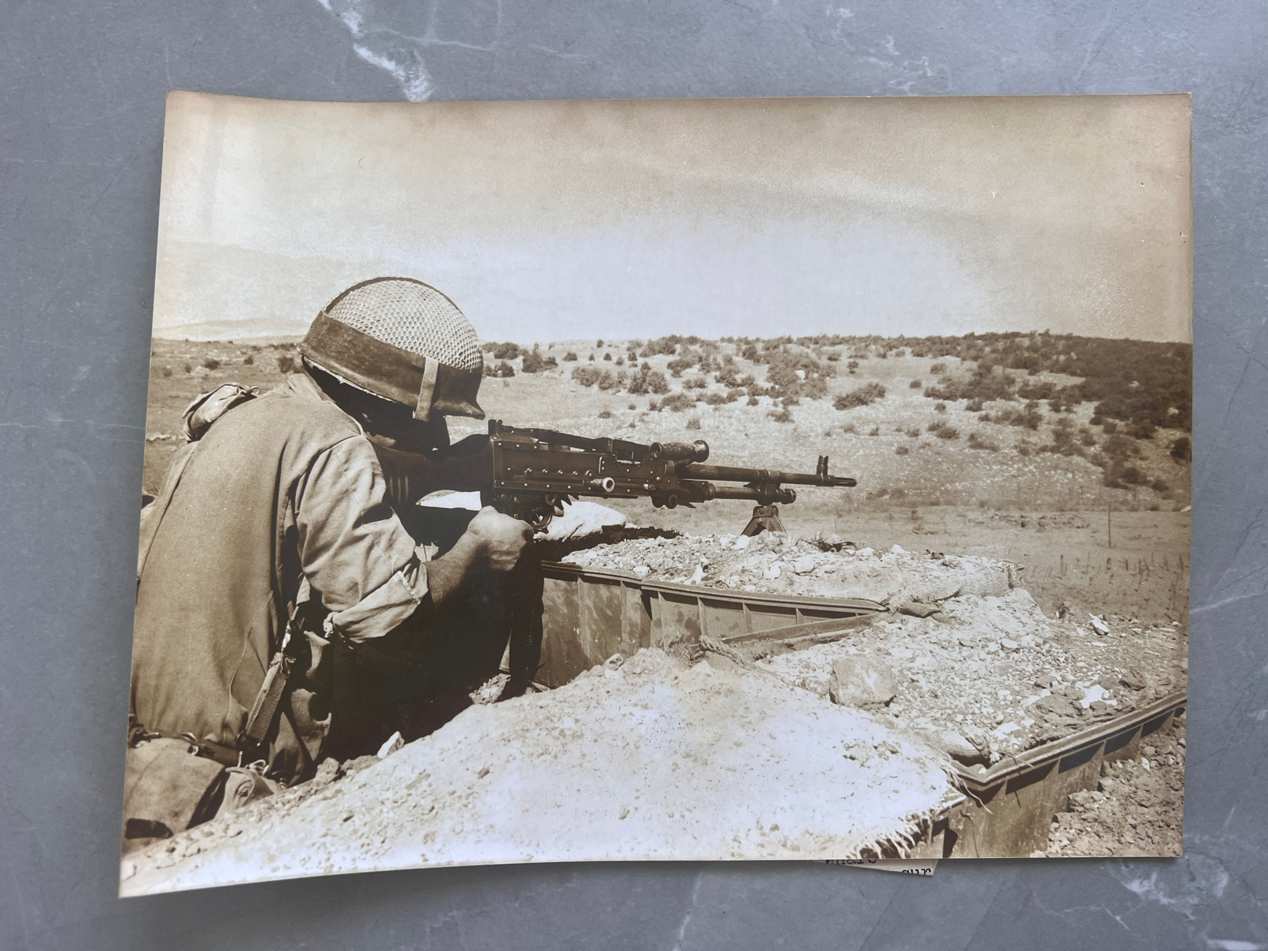 Press Photo A.F.P- Israeli Sniper, Syrian Border