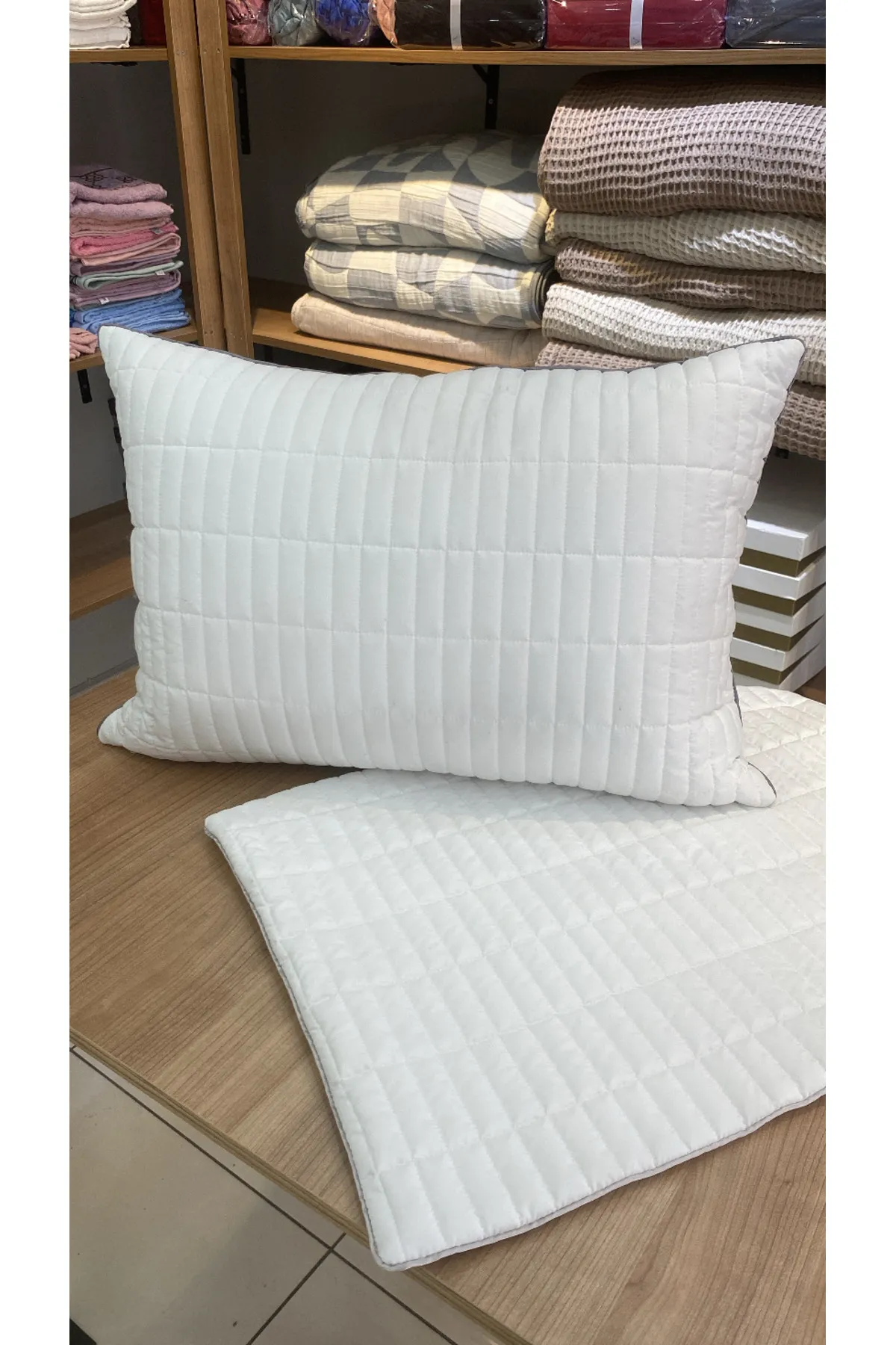 Gri Biyeli Kapitoneli Pamuklu Yastık Alezi Koruyucu Kılıf (50X70 CM)