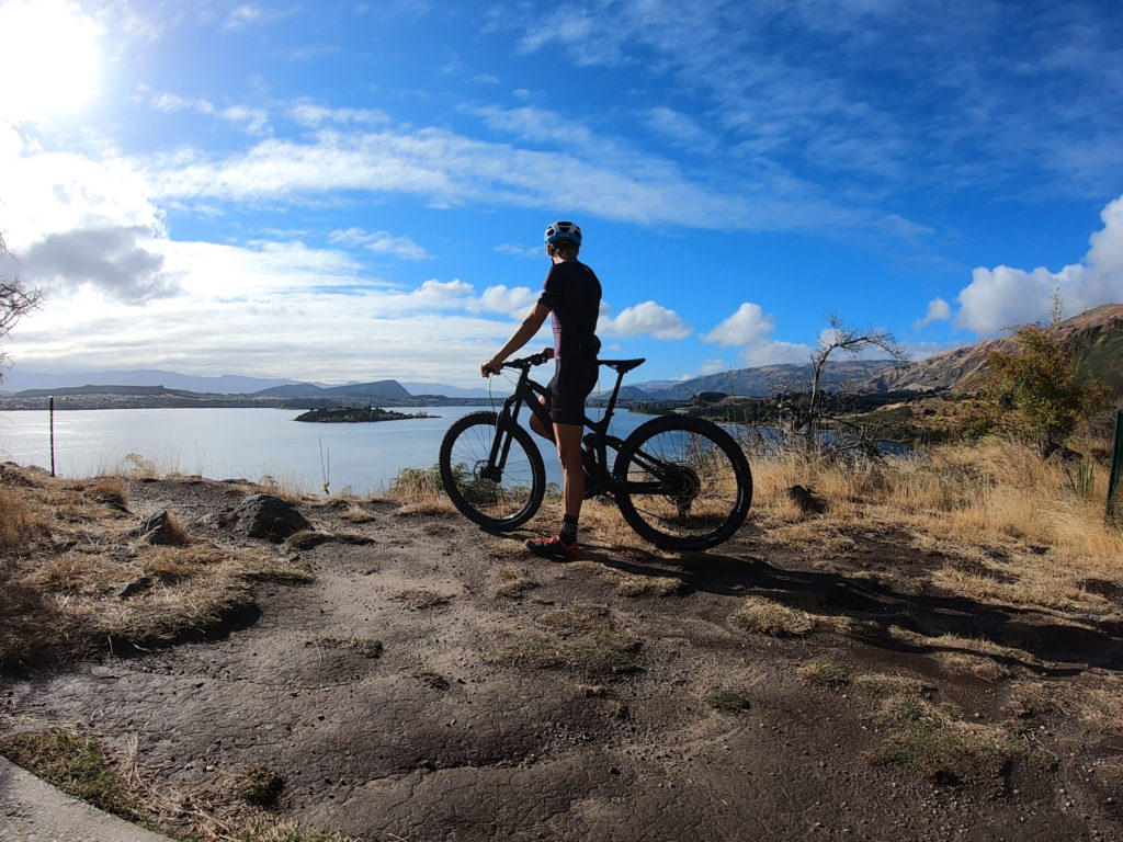 Lake WanakaThank you to Racers Edge Wanaka for setting me up with the bike