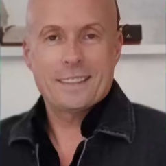 Steven Wallace - High Flyers .jpg