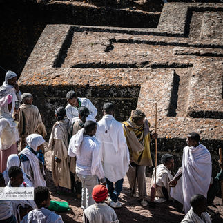 Lalibela Äthiopien Pilger Kreuz Kirche Georg