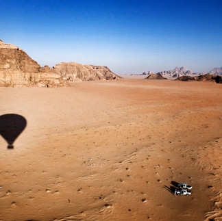 Wadi Rum Ballonflug Schatten Jordanien Felsformationen