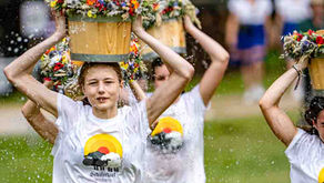 Schwarzwald Schäferlauf Wildberg junge Mädchen Wasserträgerinnen
