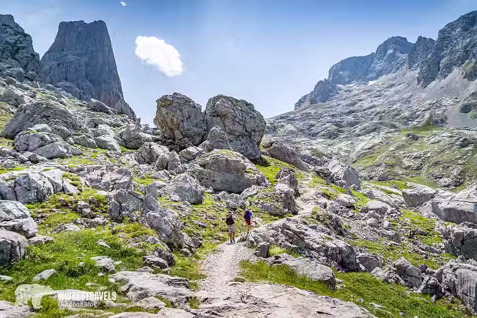 picos de europe spain hike Naranjo de Bulnes mountain