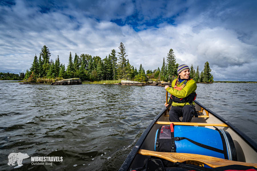 Whiteshell Provincial Park Manitoba Kanada Kanu Frau glücklich