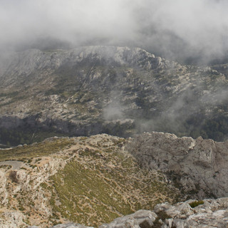 Penyal des Migdia Mallorca hike view to the valley