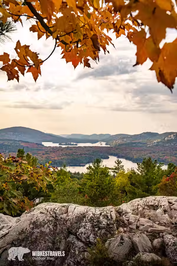 Wanderung The Crack Killarney Ontario Kanada Aussichtspunkt seen Herbst