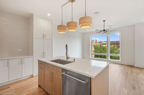 1521 W 17th, Chicago