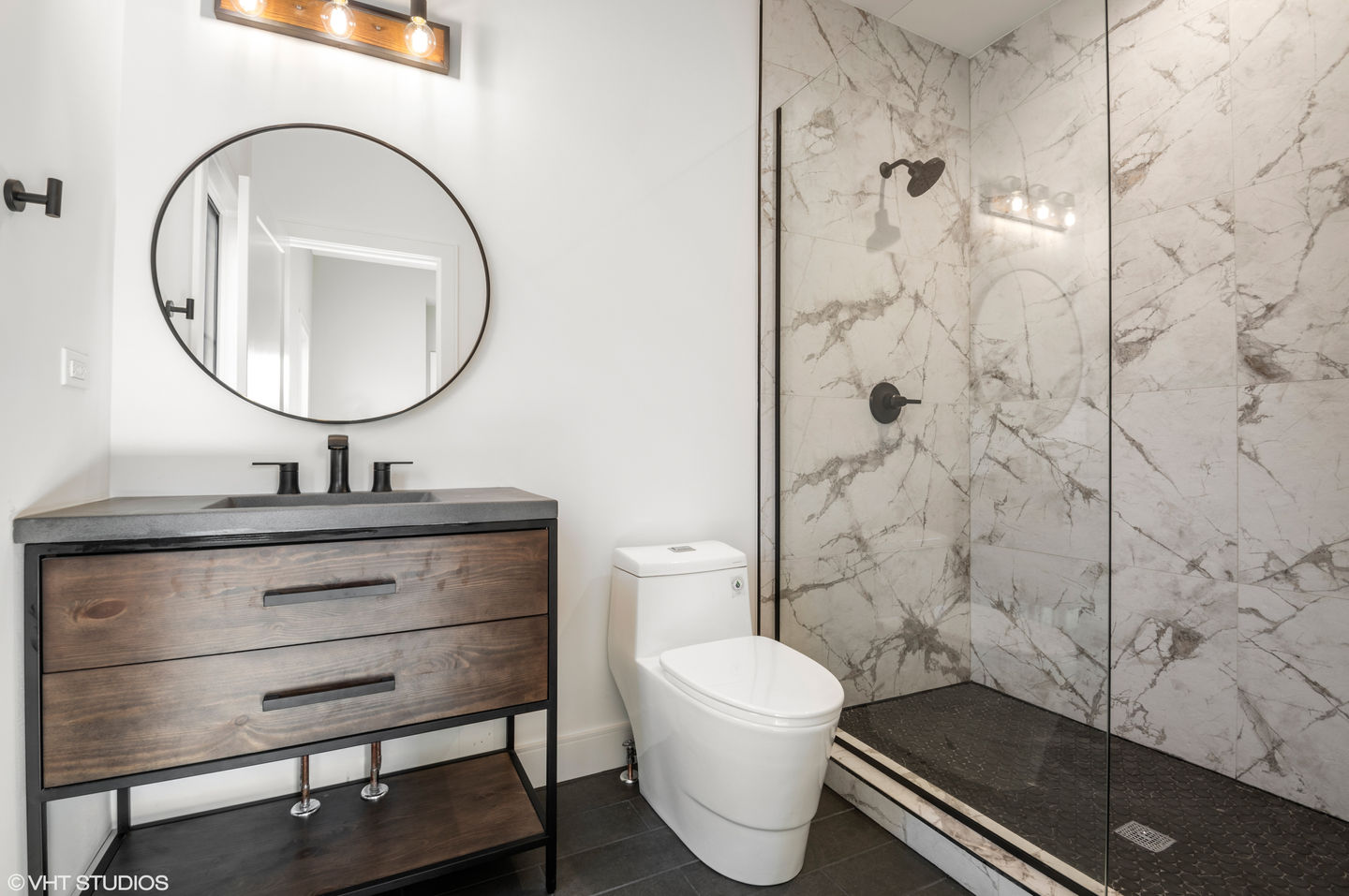 17_1221-Linden-Lane_2nd-Bathroom_Print