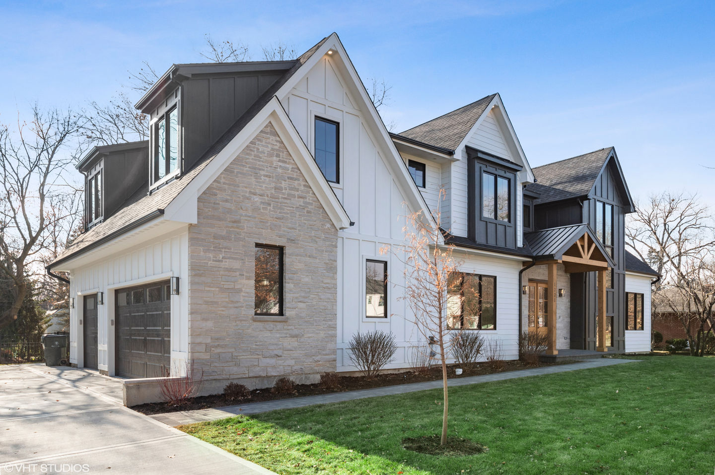 02_1221-Linden-Lane_Front-View_Print