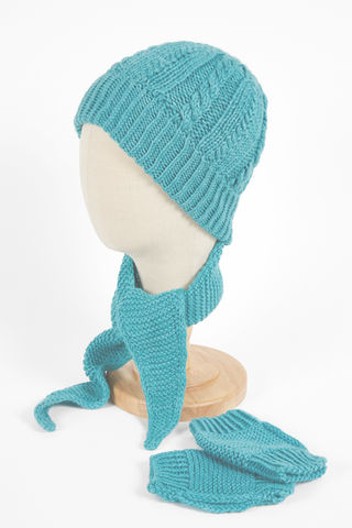 BKB Holiday Pack on mannequin in Peacock with Calin Beanie, Willow scarf and easy mittens