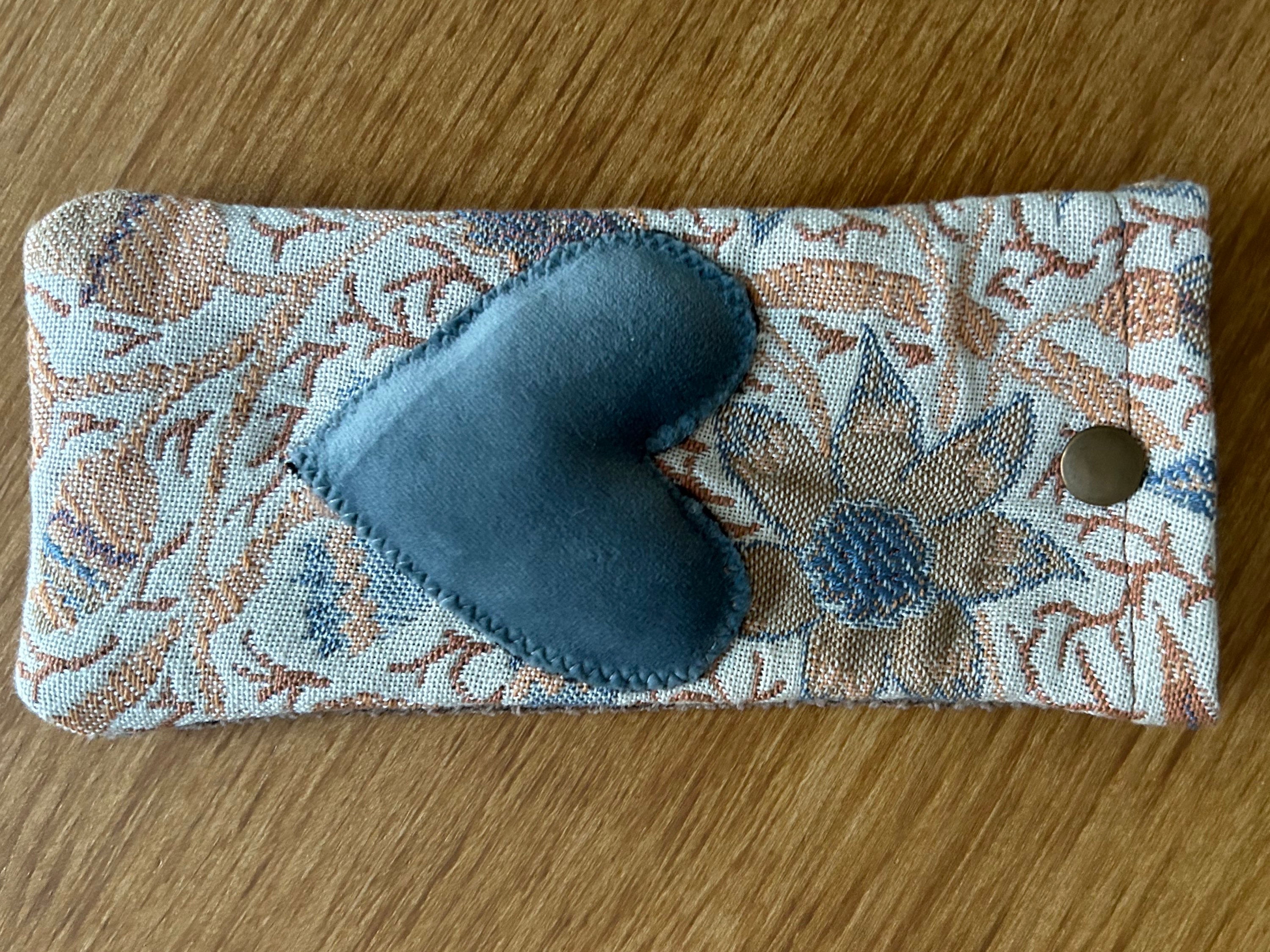 Porta occhiali (in vendita da " ottica Cocchi Brughera" Lugano)