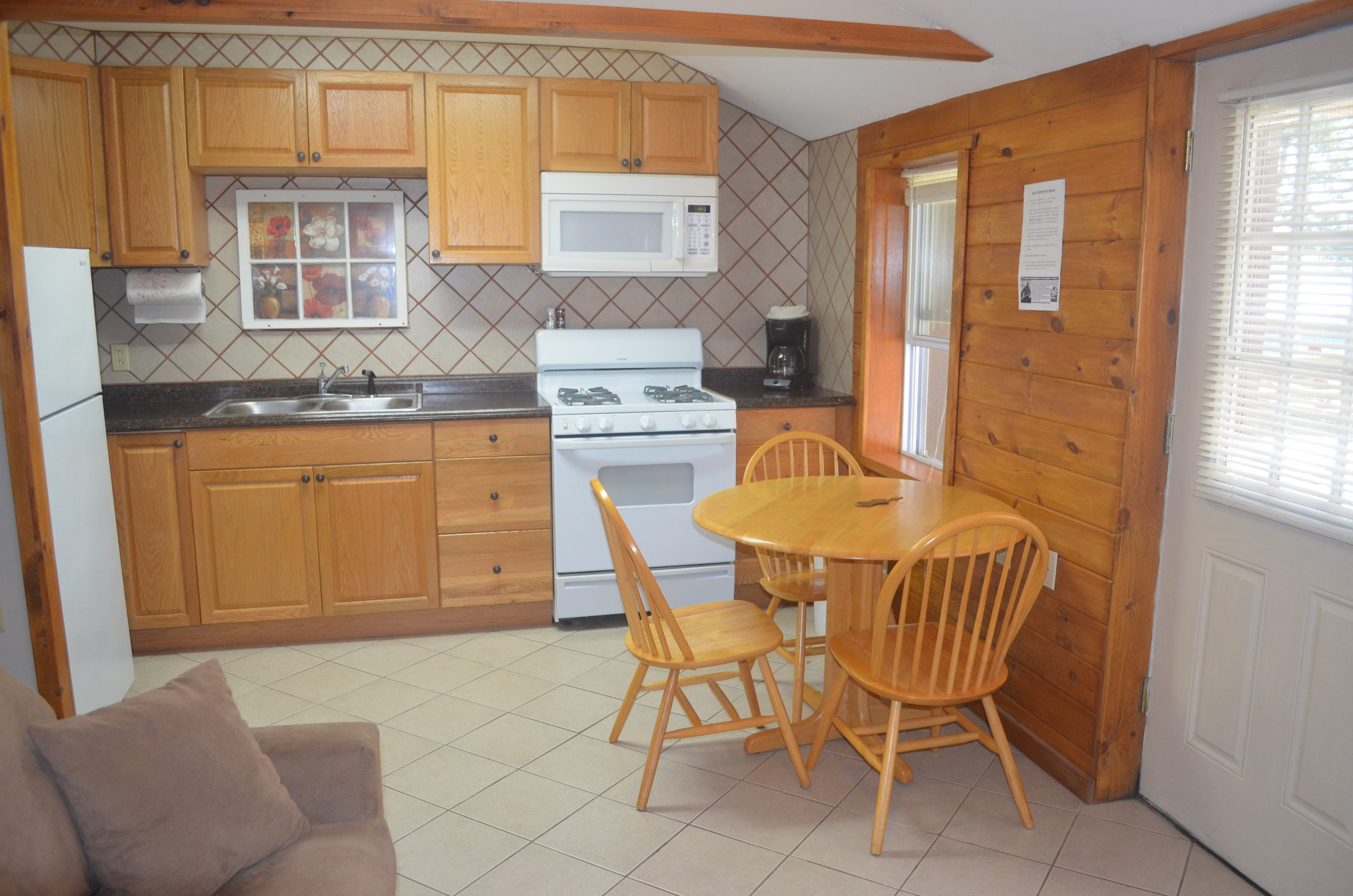 Cottages And Rates Lakefront Cottages Poconos Pennsylvania