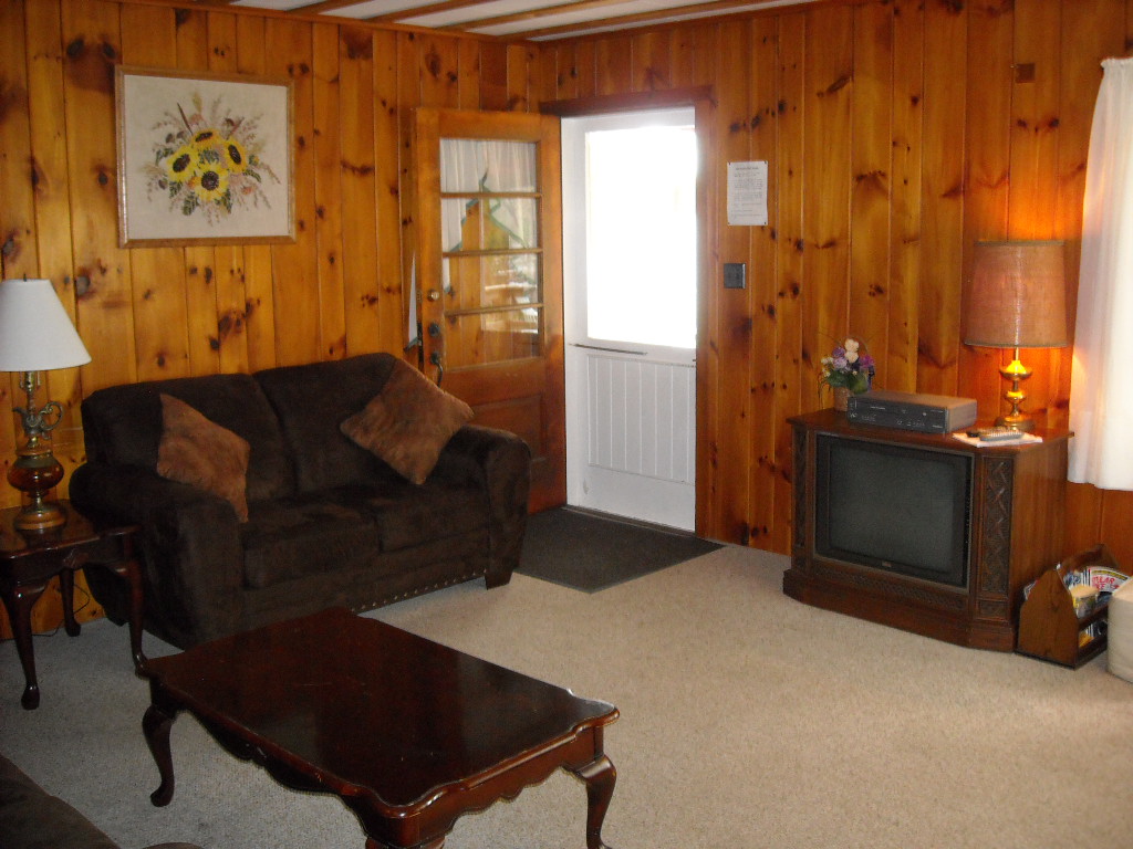 Cottages and Rates Lakefront Cottages Poconos, Pennsylvania