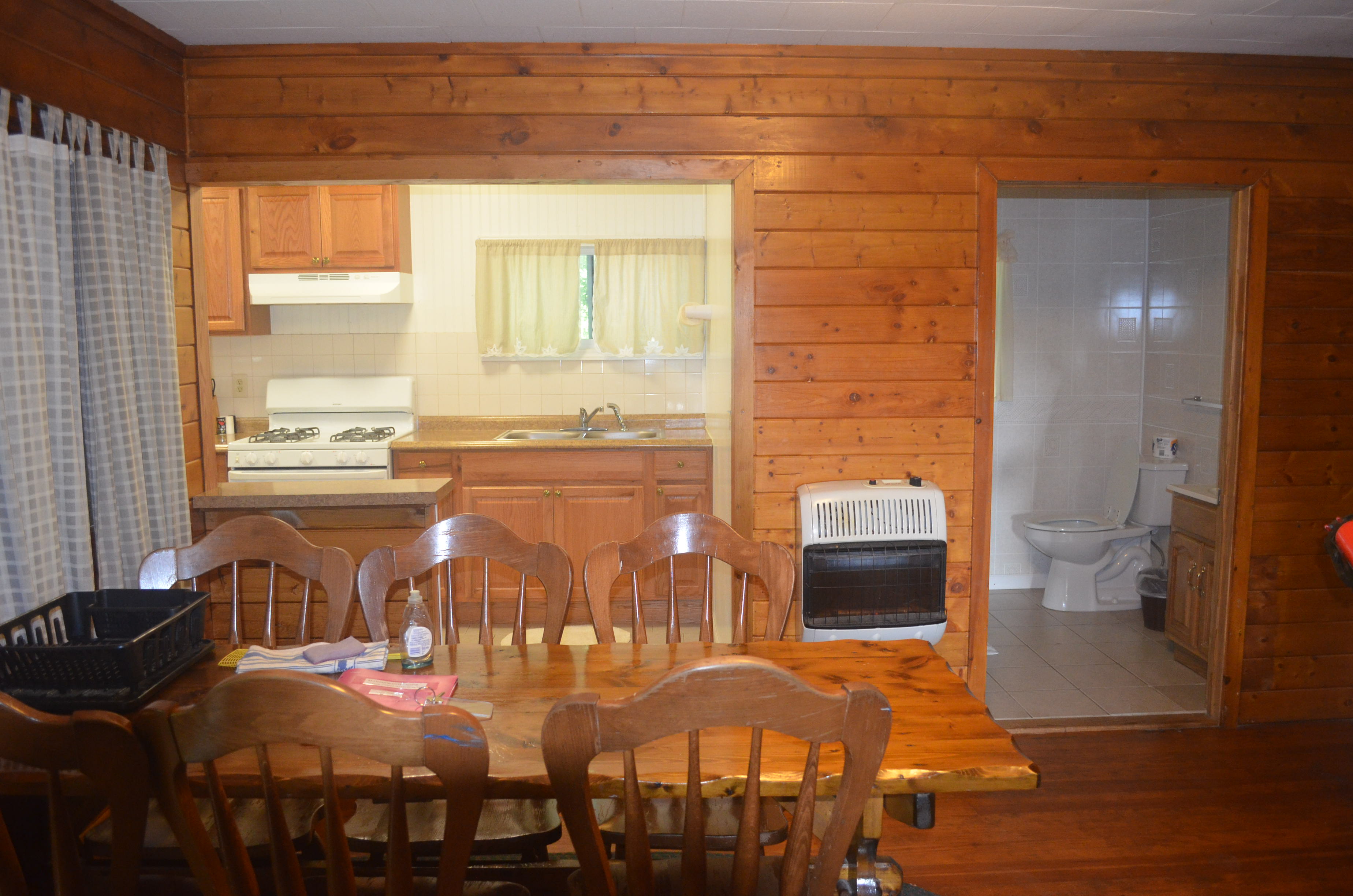 Cottages and Rates Lakefront Cottages Poconos, Pennsylvania