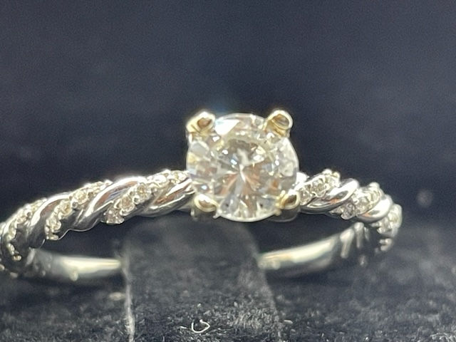 Thumbnail: 14kLadies Ring Diamond Engagement ring