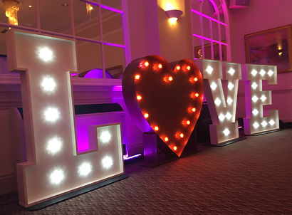 Light up wedding letters red heart south