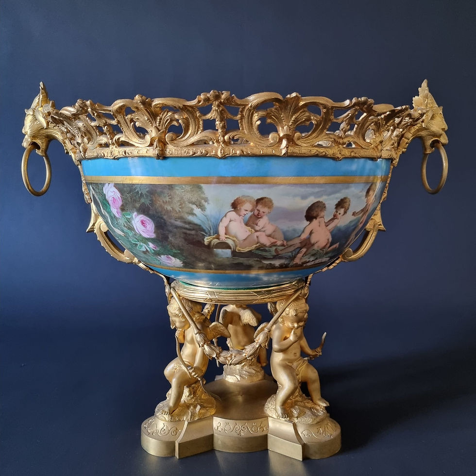 Thumbnail: Imposing Louis XVI centerpiece cup in porcelain and gilt bronze, 19th Century.