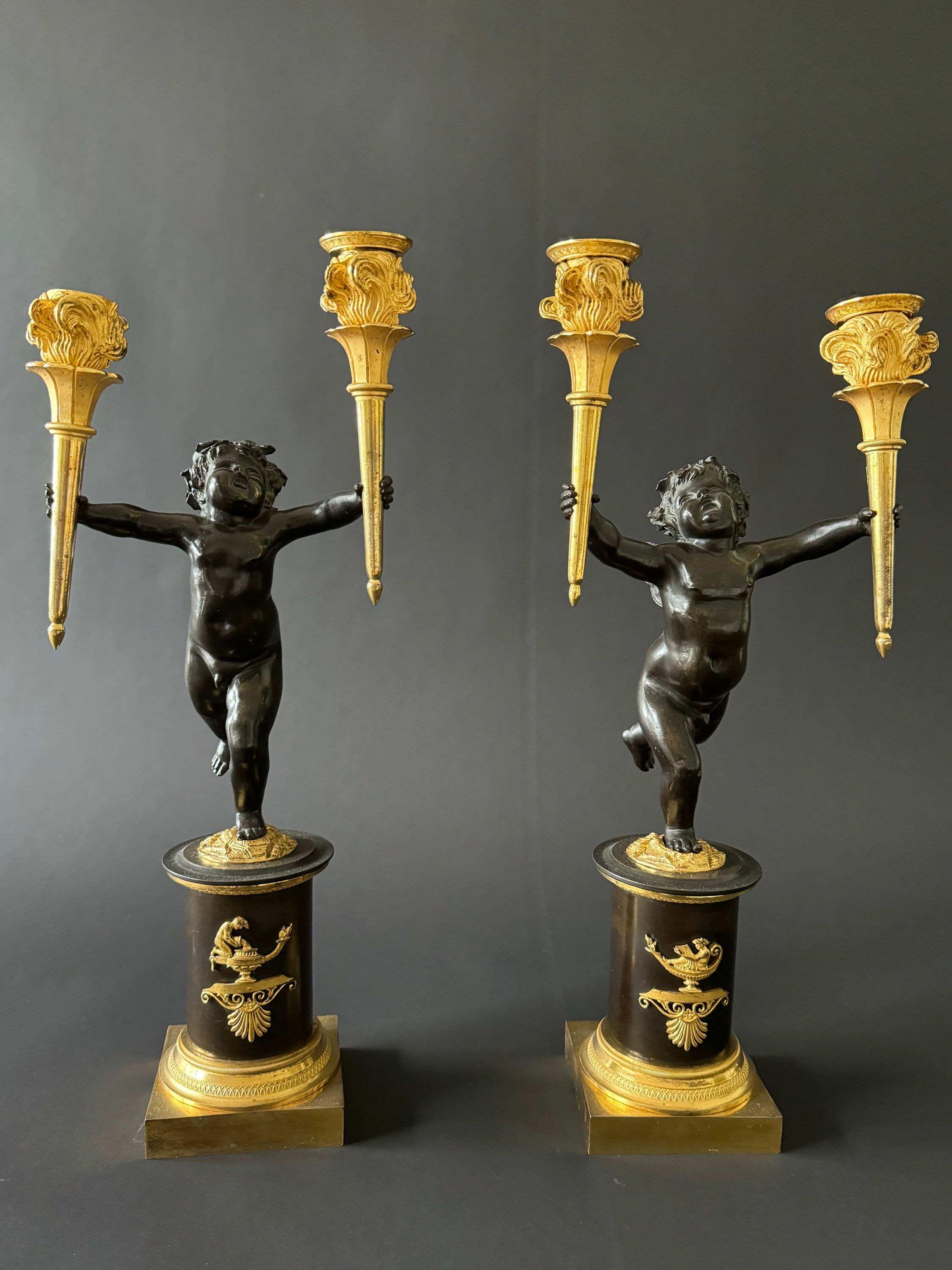 André-Antoine RAVRIO, paire de candélabres aux zéphyrs d'époque Empire,1805.