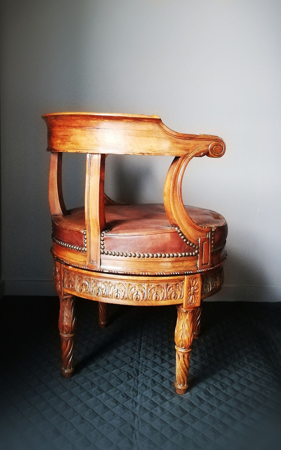 Miniature : Georges Jacob :Exceptionnel Fauteuil Tournant Estampillé, époque Transition 1770