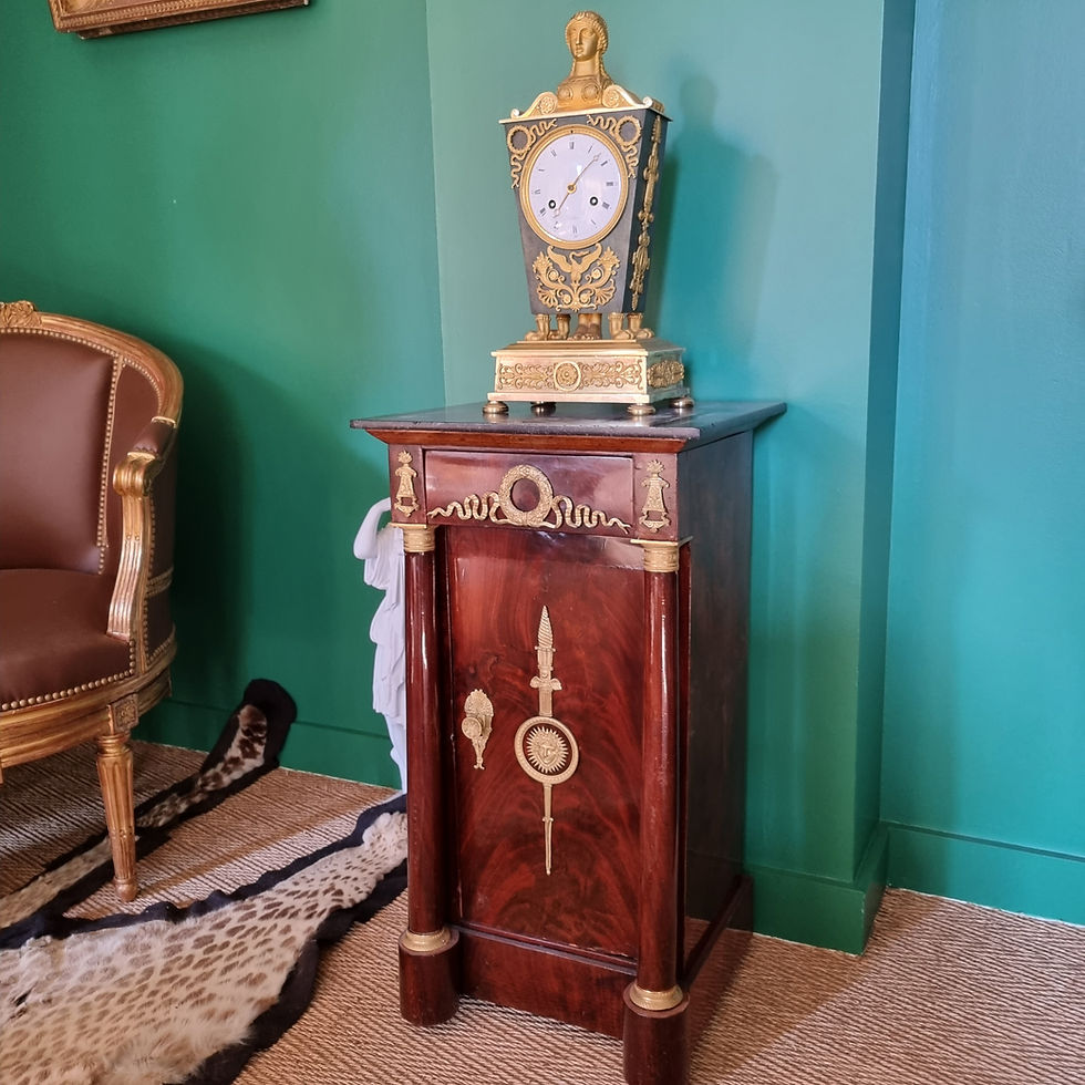 Thumbnail: Empire period: somno with detached columns in mahogany.