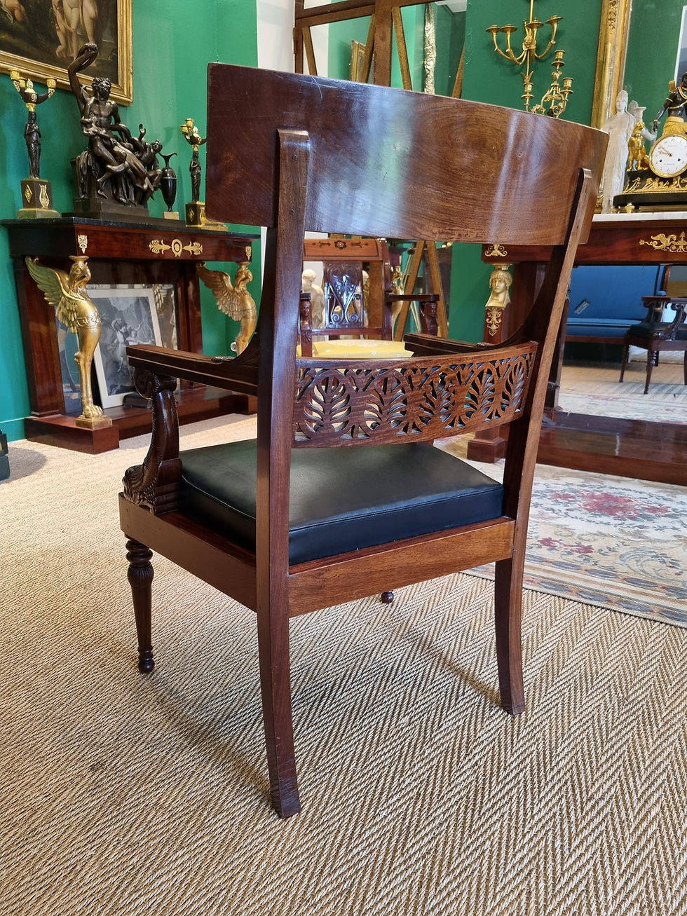 Miniature : Modèle de Georges Jacob, superbe Fauteuil en acajou. XIXème siècle.