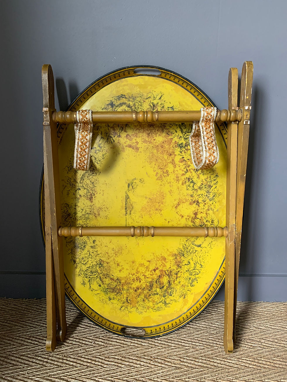 Miniature : Époque Empire : Rare table basse pliante aux glaives Romains