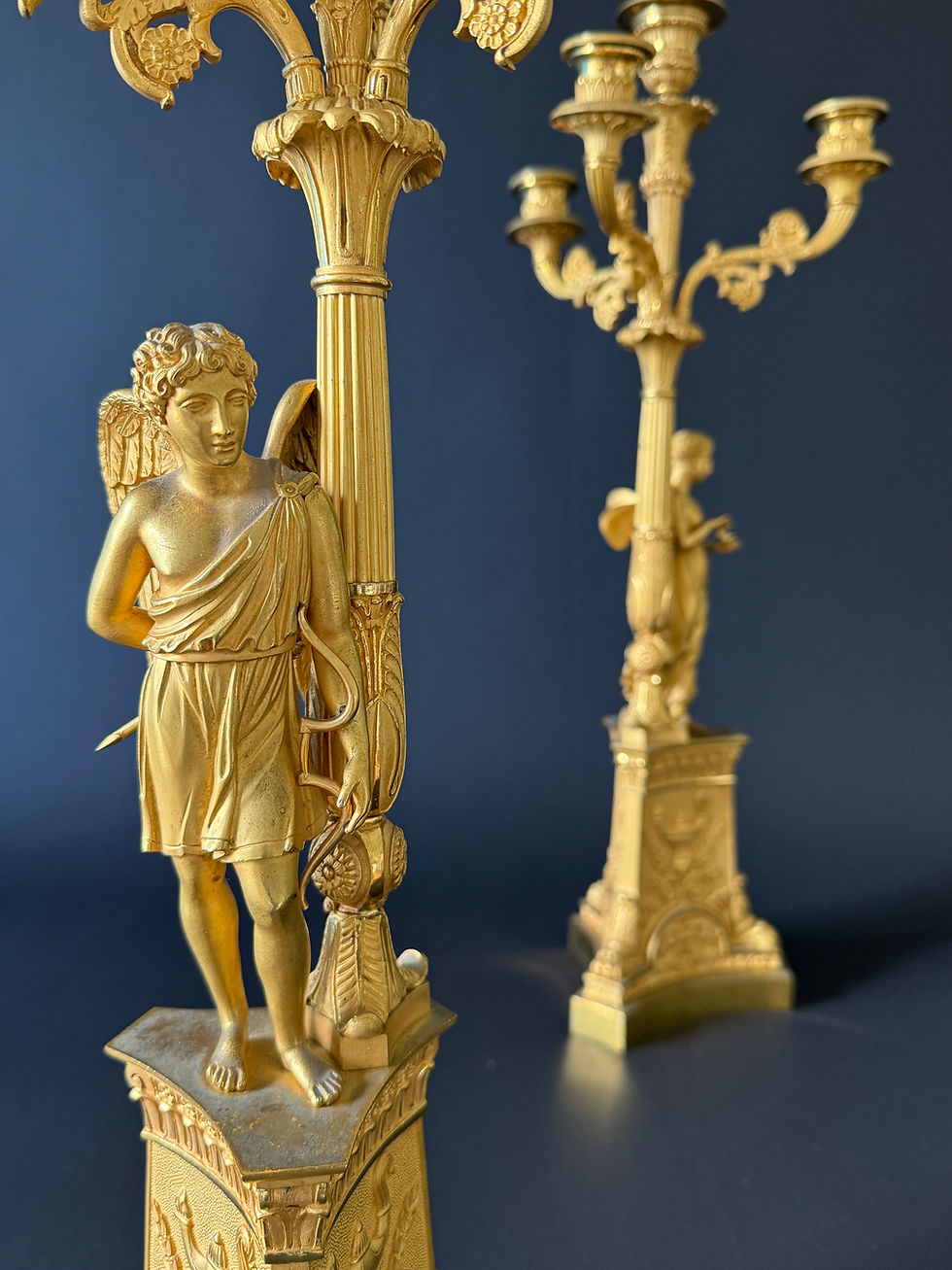 Thumbnail: Époque Empire, belle paire de candélabres Psyché et l'Amour