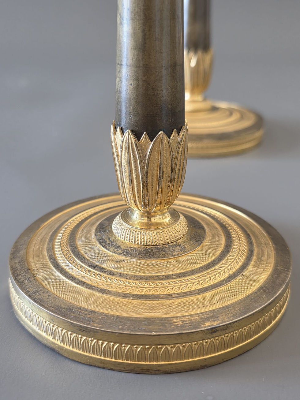 Miniature : Paire de flambeaux « aux flammes », d’époque Empire.