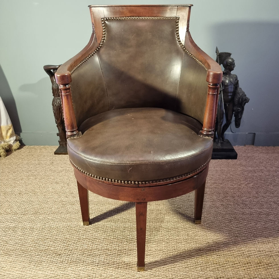 Thumbnail: Fauteuil de bureau à assise tournante d'époque Consulat-Directoire.