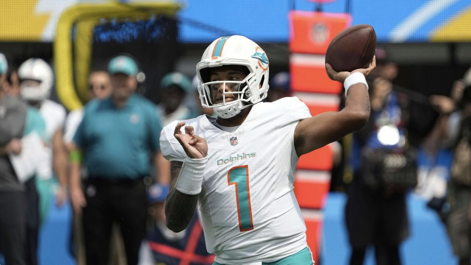 Tua throwing the ball