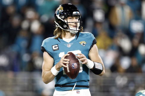 Lawrence throws ball