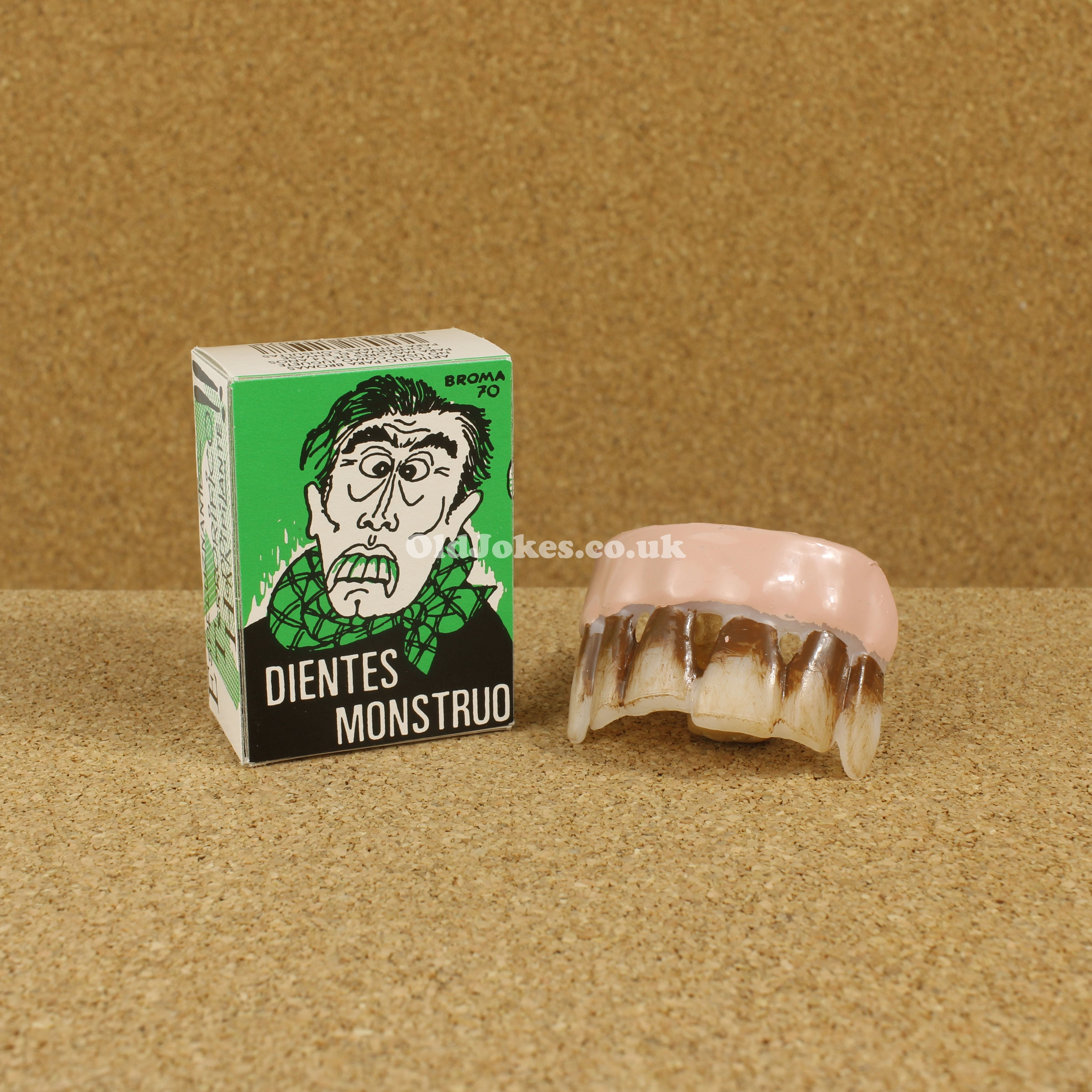 Mi-Shan-Fu of Spain Dientes Monstruo (Monster Teeth)