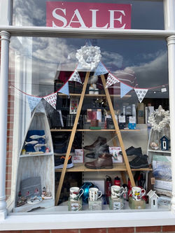 BALDWINS OF MERSEA SHOP NEW PICTURES 7