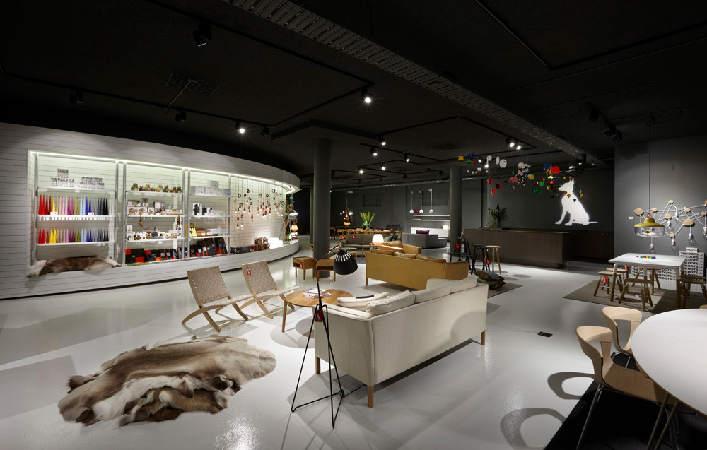 Dramatic and atmospheric lighting design in Great Dane Furniture