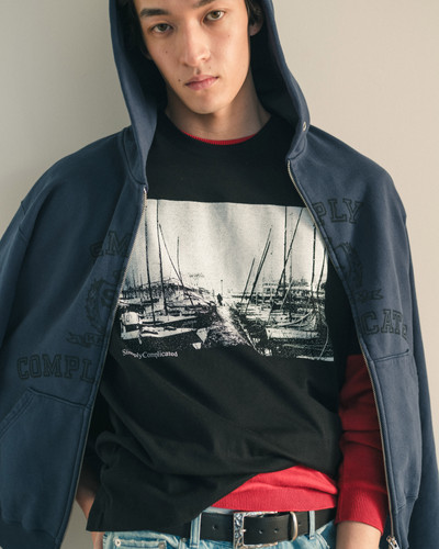26SS】Simply Complicated COLLEGE ZIP HOODIE-NAVY | NOUVERTEmagazine