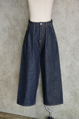 別注 APOCRYPHA. 2TUCKS WIDE BAGGY DENIM PANTS - INDIGO