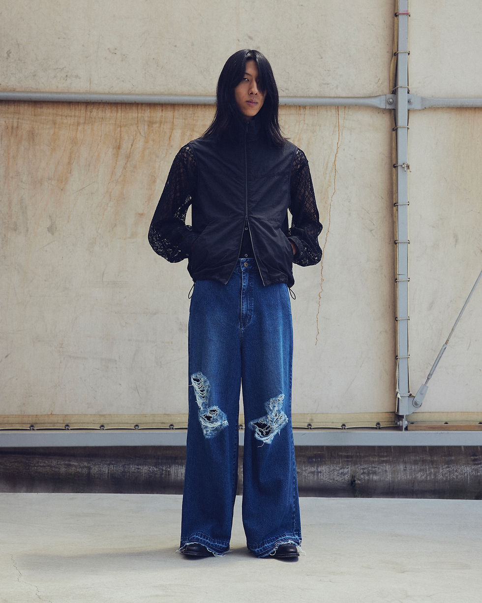 24SS】JUHA DAMAGE BAGGY DENIM PANTS - NAVY | NOUVERTEmagazine