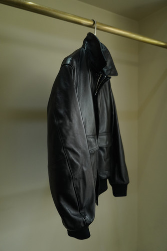 25AW】LOEFF LFU LAMB LTR FLHT JKT - BLACK | NOUVERTEmagazine