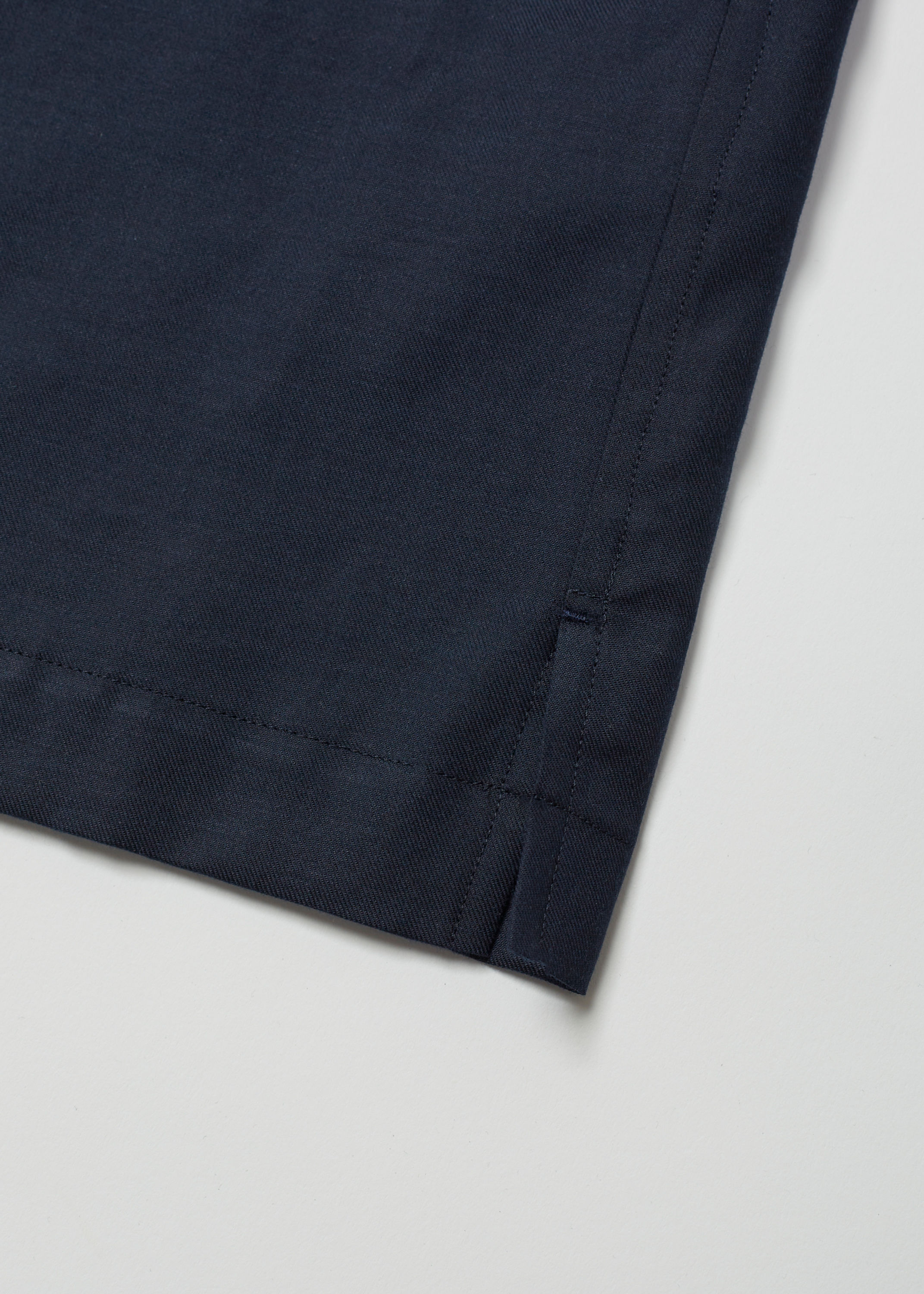 ULTERIOR SILKYSOFTTWILLSHARKCOLLARSHIRT