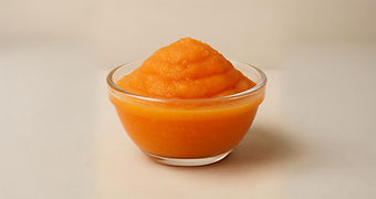 Frozen papaya purée – smooth tropical fruit for smoothies, juices and healthy food applications